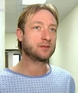 Операцию на спине Евгения Плющенко записали на камеру (ВИДЕО)