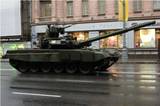 СМИ: Богатый россиянин проехался по латвийскому Айзпуте на танке