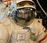 Российские космонавты получат новые скафандры с климат-контролем