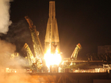 Россия запустила военный спутник на борту ракеты "Союз-2.1а"