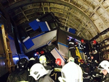 Авария на синей ветке метро: 19 погибших, детей среди них нет