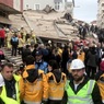 Появилось видео обрушения дома в Стамбуле