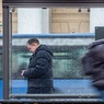 Автобус под управлением женщины наехал на остановку на юго-востоке Москвы, погиб человек