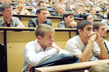 Эффективность российских вузов оценили по зарплате выпускников