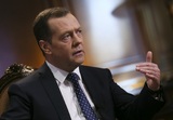 Медведев назвал усиление санкций объявлением экономической войны