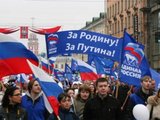 В Москве десятки тысяч человек вышли на демонстрацию по случаю Дня единства