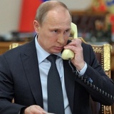 Путин обсудил с Порошенко судьбу осужденных в Киеве россиян