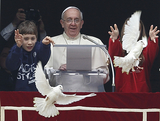 Папа Римский пошел в народ супергероем (ФОТО)