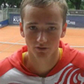 Теннисист Медведев снят с турнира в США из-за "расистской" реплики