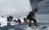Эверест закрыли для туристов на неопределенный срок
