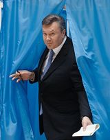 Янукович в Харькове не приземлялся