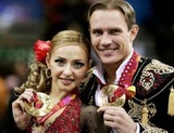 На Аллее олимпийских чемпионов в Сочи появились звезды Навки и Костомарова