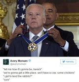 Обама наградил Байдена  медалью и похвалил, а вице-президент разрыдался ВИДЕО