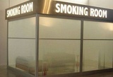 Аэропорт «Шереметьево» просит вернуть курительные комнаты