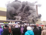МЧС: Число погибших при пожаре в казанском ТЦ "Адмирал" увеличилось