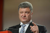 Порошенко выступил за отмену местных выборов в ЛНР и ДНР