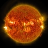 Солнце послало на Землю огненный мячик с подкруткой (ФОТО)