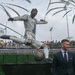 В Лос-Анджелесе установили статую Дэвида Бэкхема
