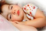 Чтобы дети лучше спали ночью, ученые рекомендуют отказаться от дневного сна