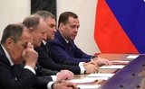 После выборов Д. Медведев вернулся к обсуждению возможности повышения НДФЛ - СМИ