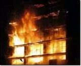 Ночью на юге Москвы сгорело производственное здание