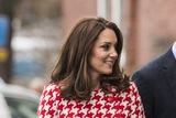 Герцогиня Кейт и принц Уильям показали общественности новорожденного сына