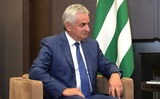 Президент Абхазии не исключил введения чрезвычайного положения в республике