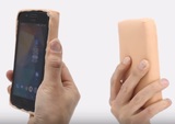 Во Франции разработали "кожаный" чехол для управления смартфоном щипками и щекоткой
