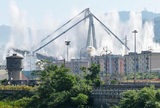 В Италии взорвали остатки обрушившегося моста близ Генуи