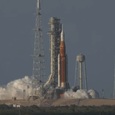 NASA запустило пилотируемый корабль миссии Artemis II к Луне