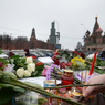 Сторонники Немцова подрались с его противниками на мосту