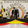 В Уганде опять избрали действующего с 1986 года президента