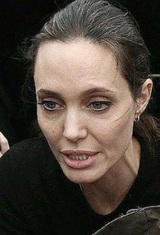 "Угасающая красота": у Анджелины Джоли случился паралич лица