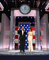 Президент Америки с красавицей-женой станцевали первый танец на балу (ФОТО)