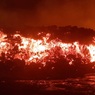 Извержение вулкана Ньирагонго: потоки лавы, уничтожающие дома, попали на видео