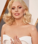 Леди Гага заставила публику "Оскара" плакать от ее песни (ВИДЕО)